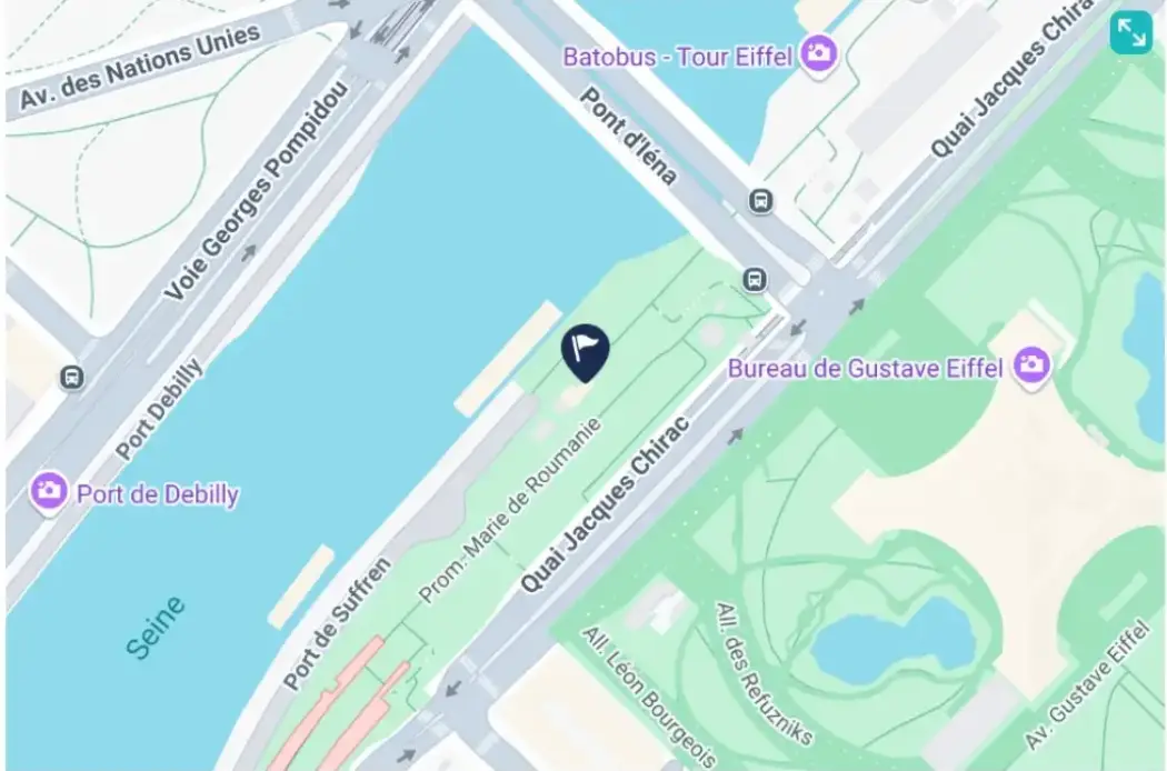 Guided sightseeing cruise on electric boat